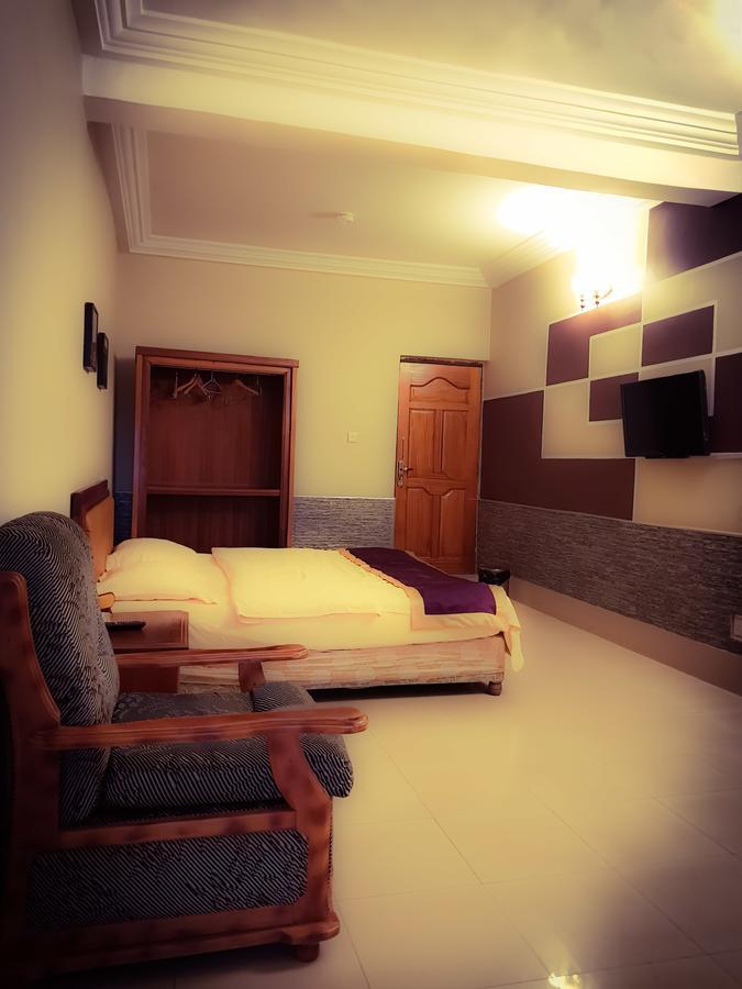 Sweet Garden Hotel Кумаси Экстерьер фото