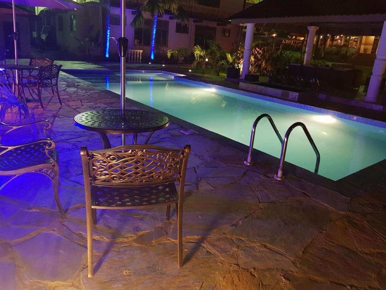 Sweet Garden Hotel Кумаси Экстерьер фото